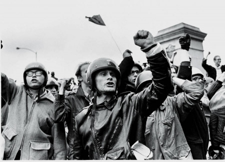 anti-vietnam-war-protestors